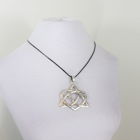 New Celtic Trinity Knot Necklace Pendant Silver - Picture 6 of 7